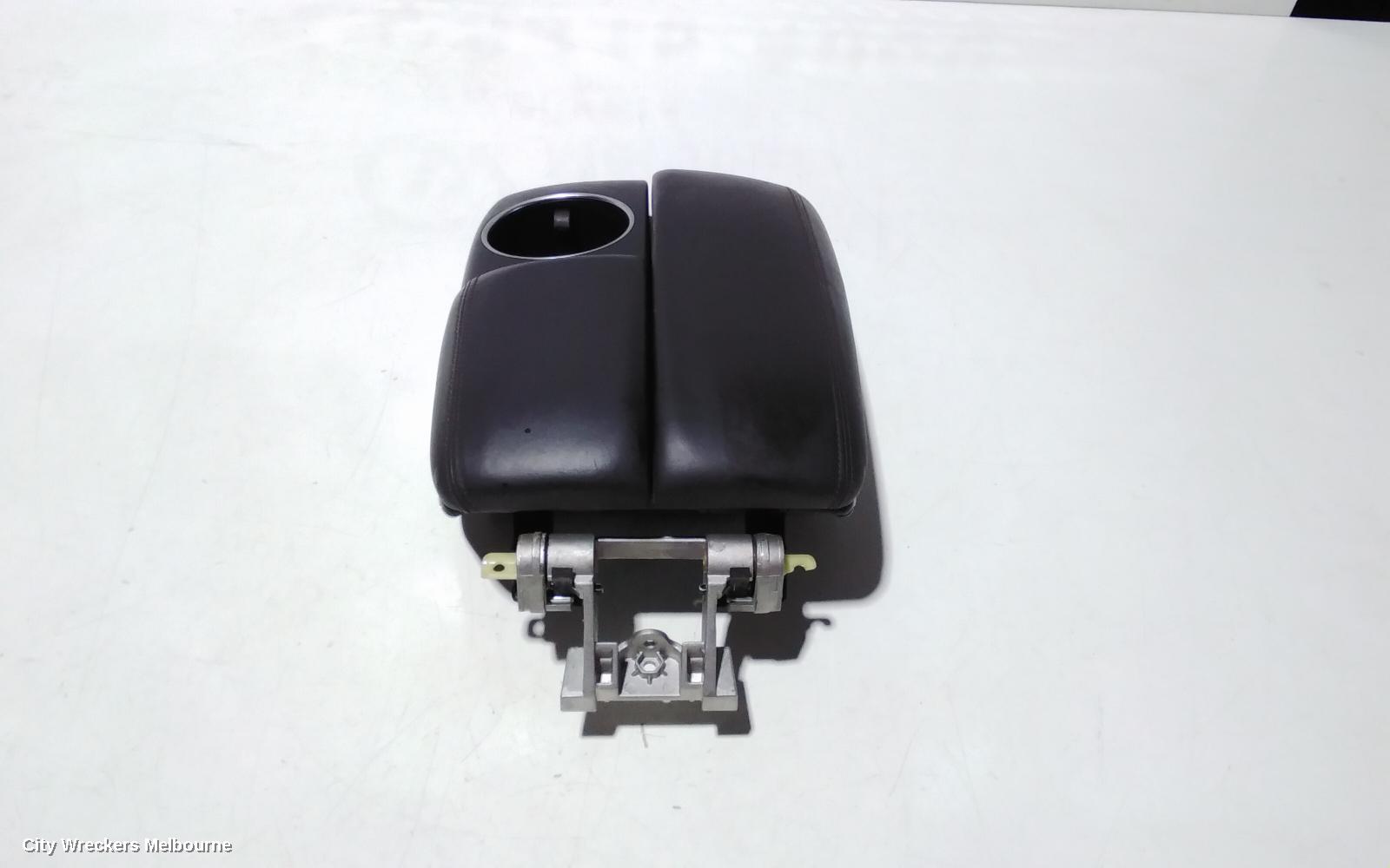 AUDI Q7 CONSOLE, 4L, CENTRE CONSOLE LID ONLY, LEATHER, 09/2006 - 08/2015