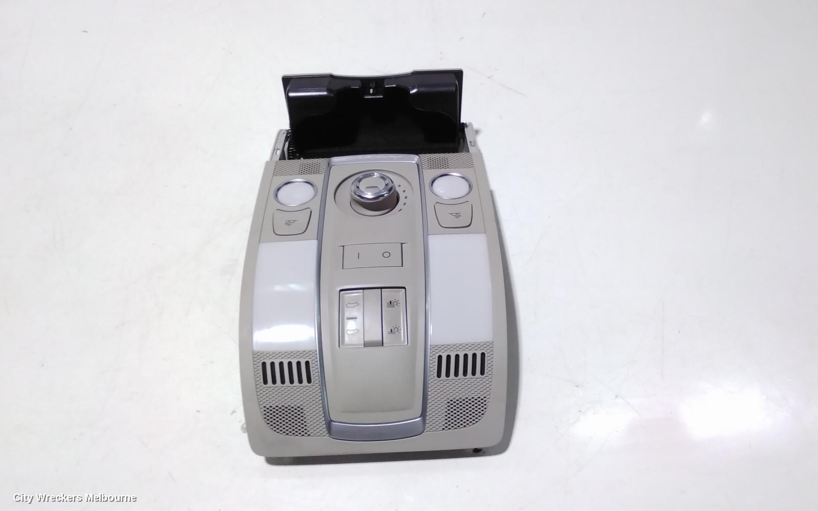 AUDI Q7 COURTESY LIGHT, FRONT (CENTRE), W/ SUNROOF CONTROLS TYPE, 4L, 09/2006 - 08/2015