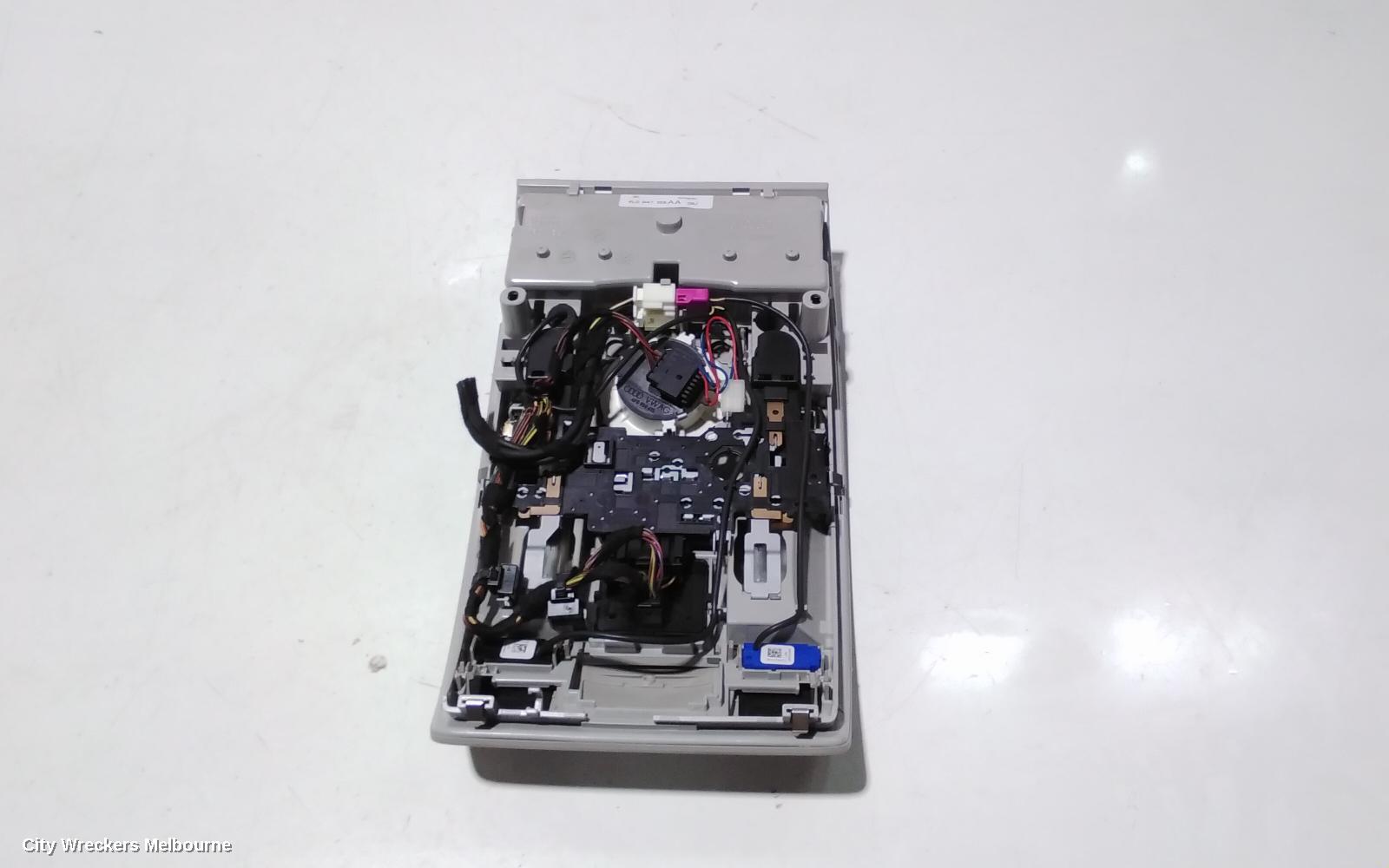 AUDI Q7 COURTESY LIGHT, FRONT (CENTRE), W/ SUNROOF CONTROLS TYPE, 4L, 09/2006 - 08/2015