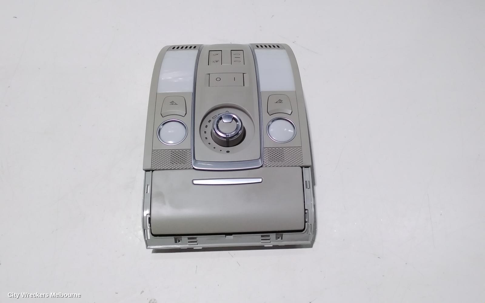 AUDI Q7 COURTESY LIGHT, FRONT (CENTRE), W/ SUNROOF CONTROLS TYPE, 4L, 09/2006 - 08/2015