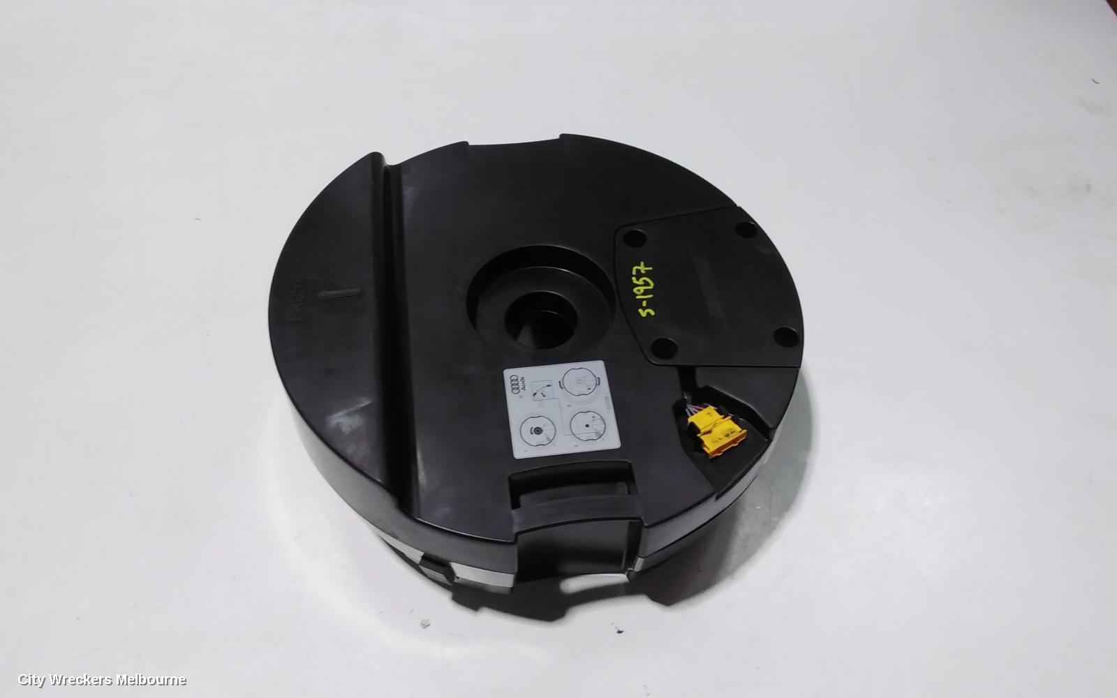 AUDI Q7 RADIO/CD/DVD/SAT/TV, AMPLIFIER, 4L, P/N 4L0910223E/4L0910223K, 09/2006 - 08/2015