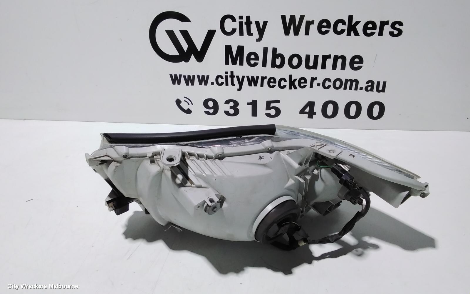 TOYOTA KLUGER RIGHT HEADLAMP, GSU40-GSU45, SMOKED LENS TYPE, 05/2007 - 09/2010