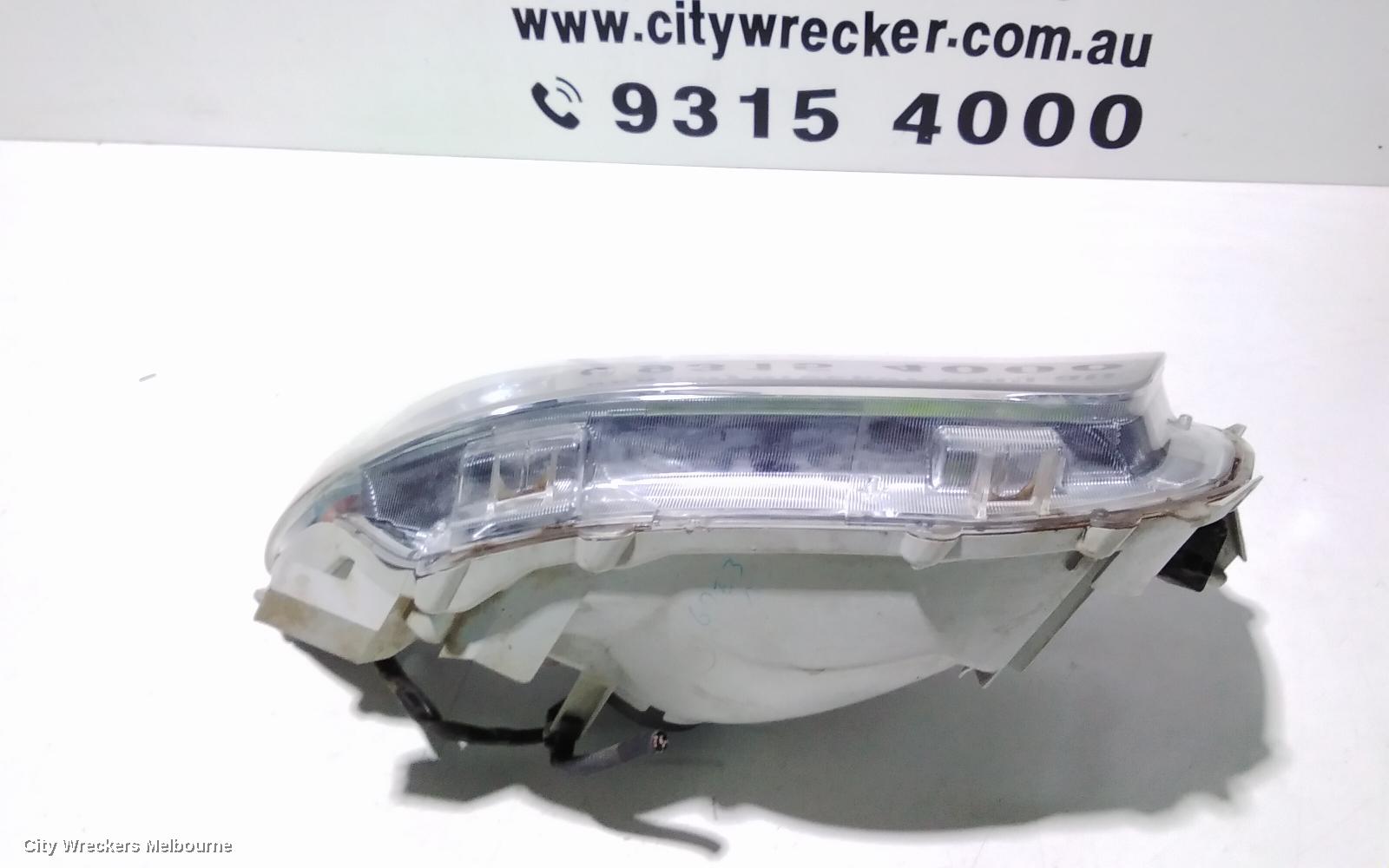 TOYOTA KLUGER RIGHT HEADLAMP, GSU40-GSU45, SMOKED LENS TYPE, 05/2007 - 09/2010