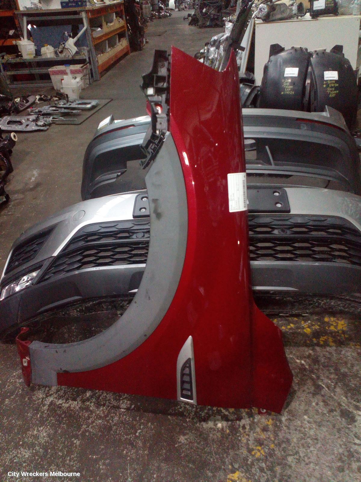HOLDEN CAPTIVA LEFT GUARD, CG, 10/2015 - 06/2018