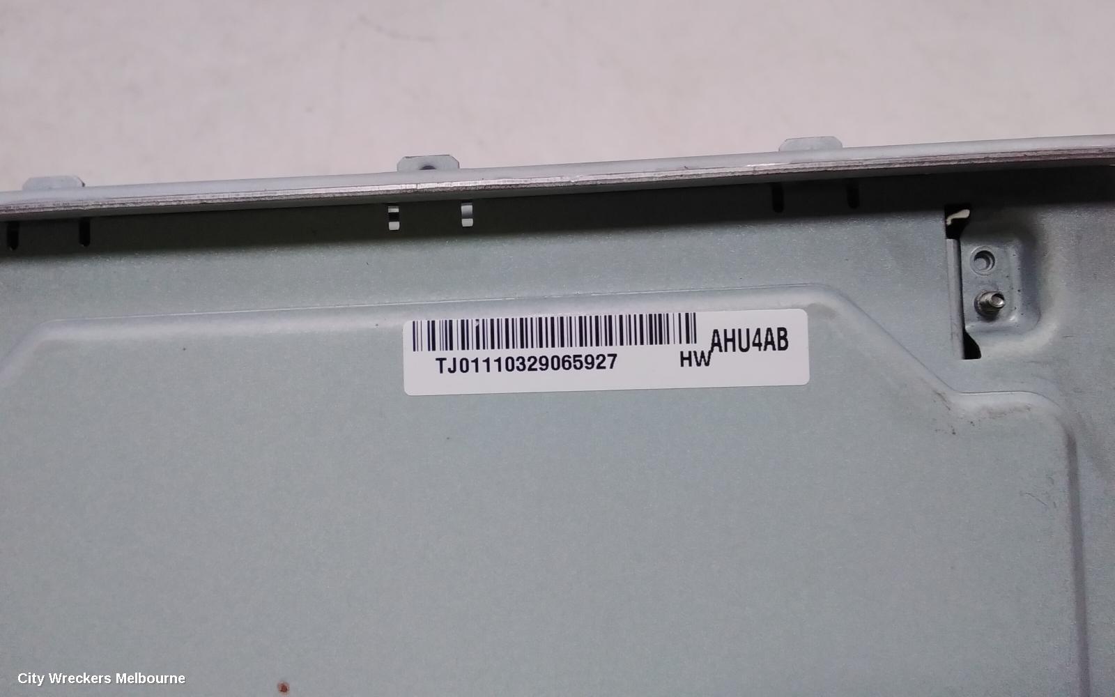 HOLDEN COMMODORE RADIO/CD/DVD/SAT/TV, DISPLAY/CONTROL PANEL ONLY, SINGLE DISC CD PLAYER, W/ SAT NAV, VE, HSV/CALAIS/SSV, 09/2009 - 04/2013