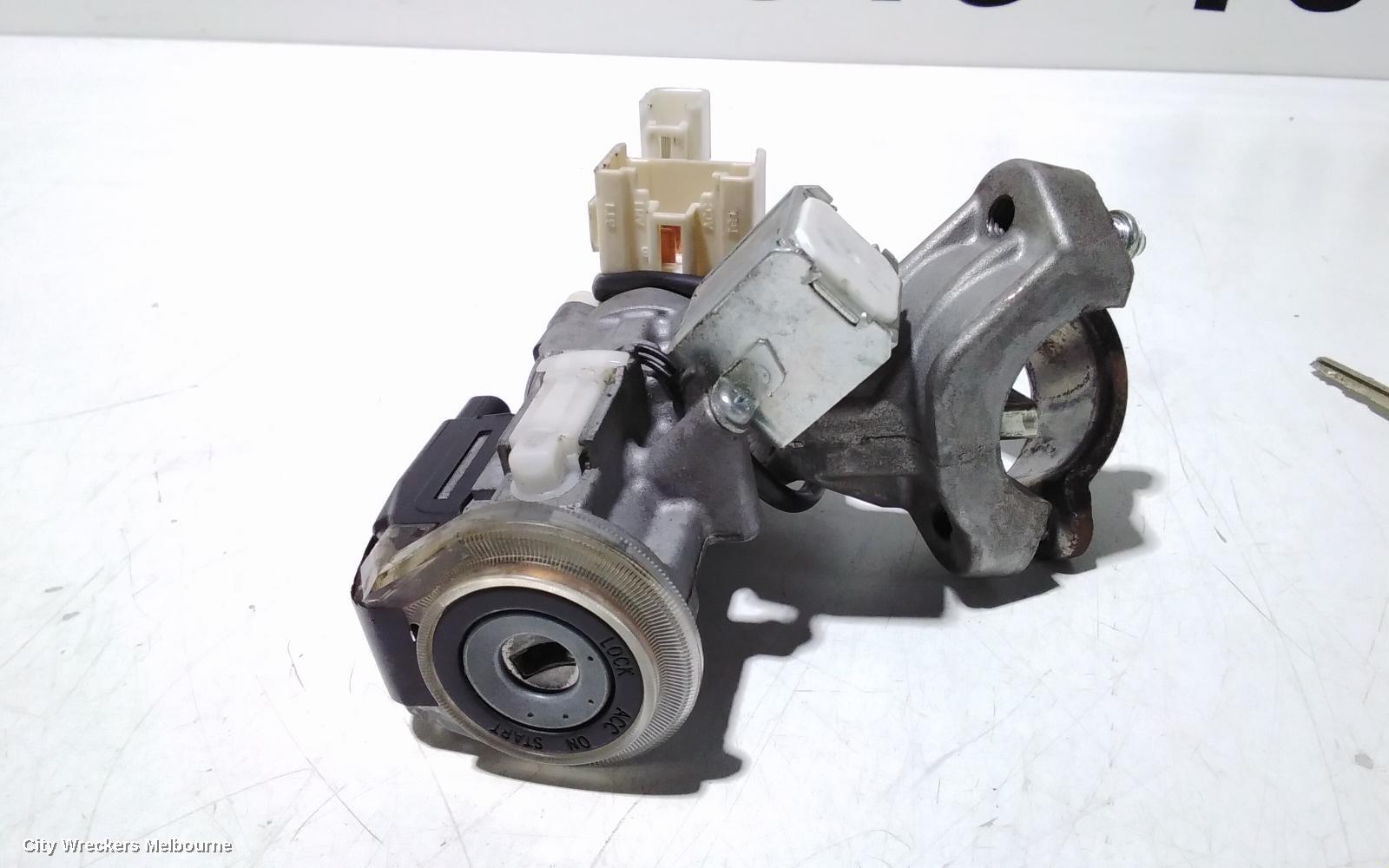 TOYOTA HIACE IGNITION W/ KEY, TRH/KDH, 03/2005 - 04/2019