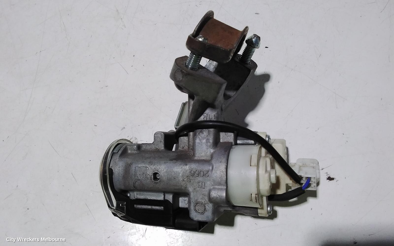 TOYOTA HIACE IGNITION W/ KEY, TRH/KDH, 03/2005 - 04/2019