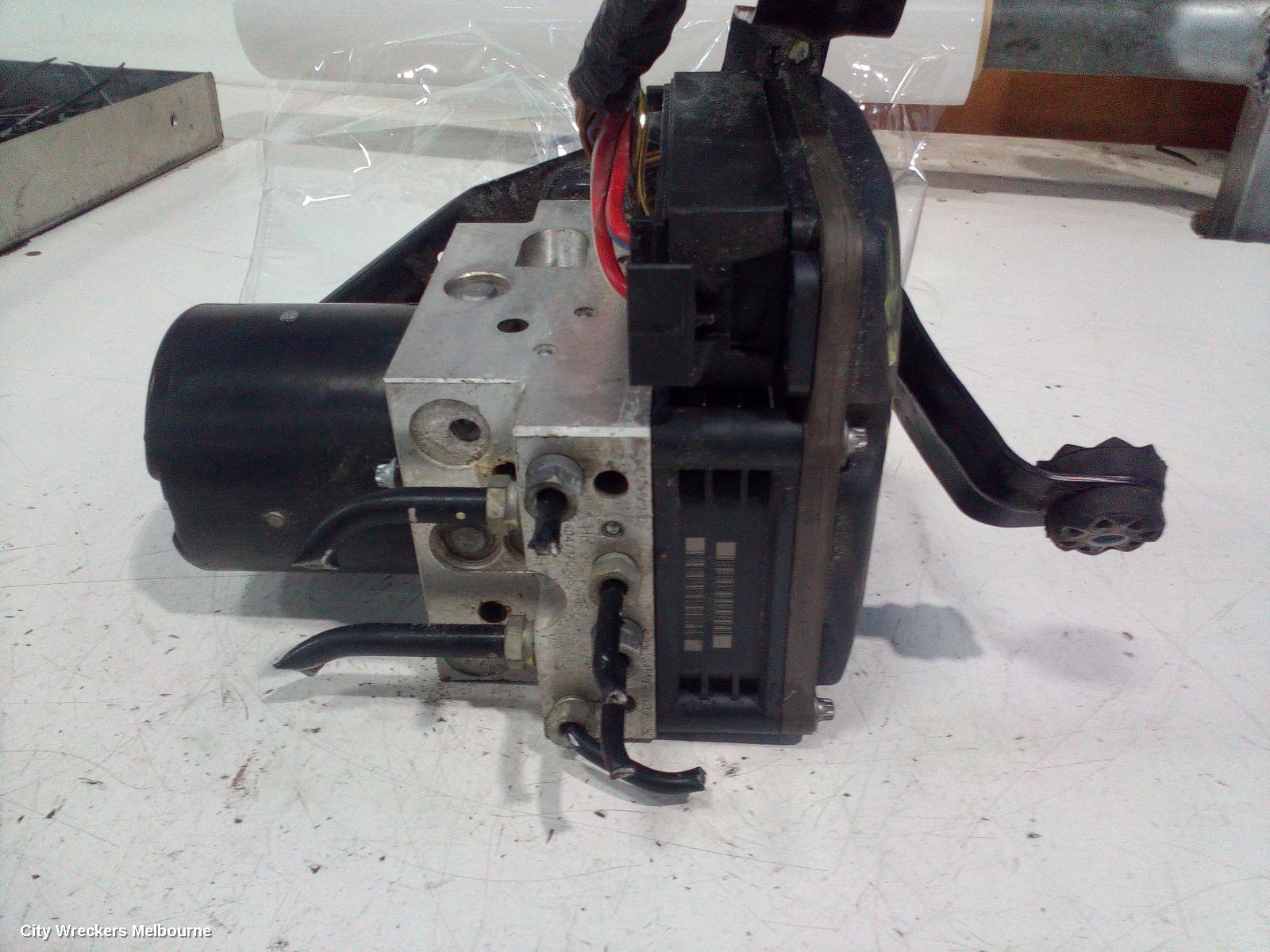 BMW X5 ABS PUMP/MODULATOR, E70, P/N 34516780125, 03/2007 - 08/2013