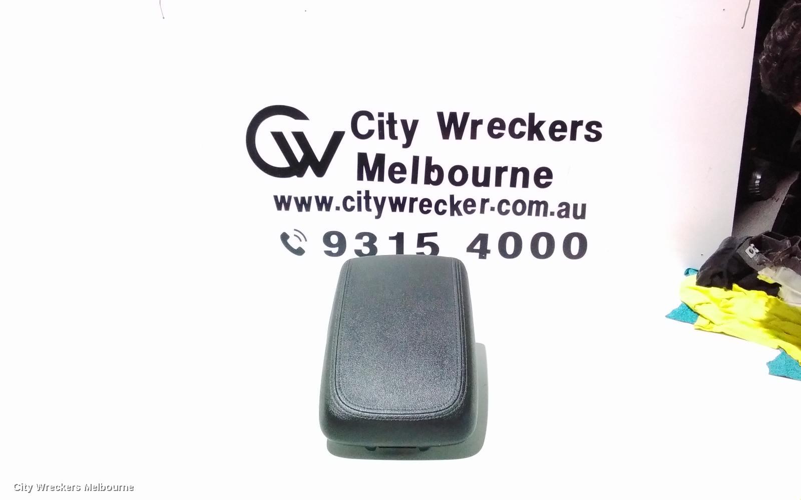 HOLDEN CAPTIVA CONSOLE, CG, LEATHER, BLACK, 01/2011 - 06/2018