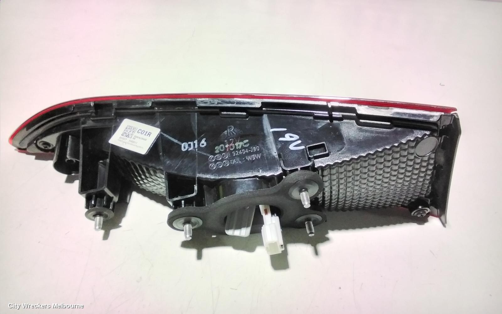 HYUNDAI KONA REAR GARNISH, TAILGATE LAMP (RH SIDE), LED TYPE, OS, 11/2020 ONWARDS