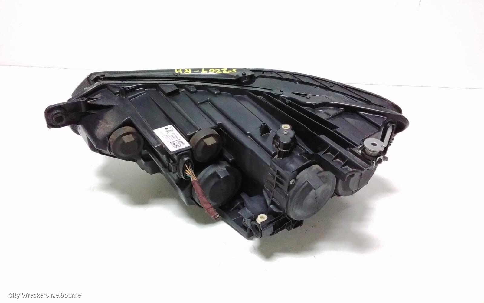 VOLKSWAGEN PASSAT RIGHT HEADLAMP, B8/MK7, HALOGEN TYPE, 06/2015 - 10/2019