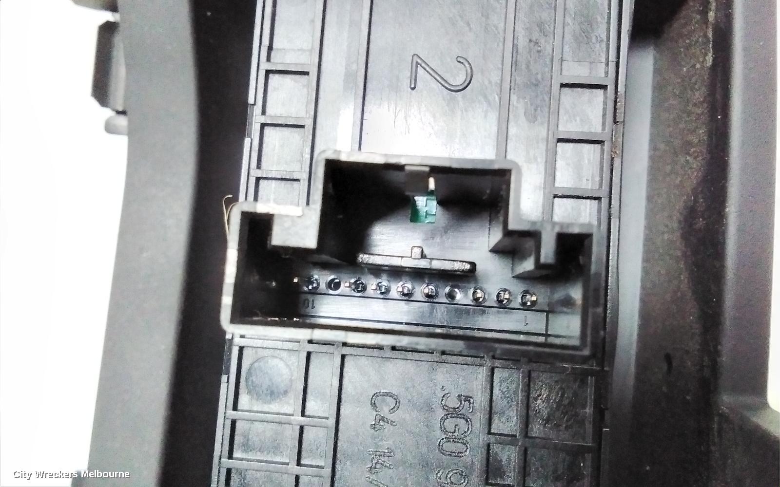 VOLKSWAGEN PASSAT PWR DR WIND SWITCH, RH FRONT (MASTER SWITCH), NON POWER FOLD TYPE, B8/MK7, 06/2015 ONWARDS