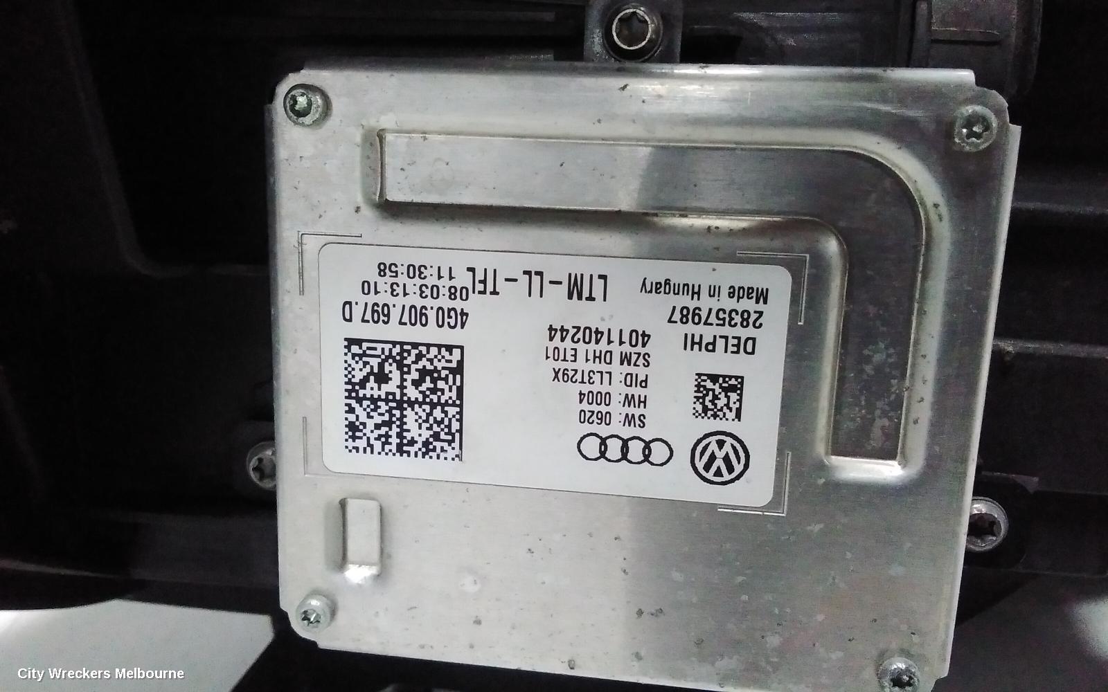 AUDI Q3 RIGHT HEADLAMP, 8U, Q3/RSQ3, XENON, NON ADAPTIVE TYPE, 03/2012 - 10/2014