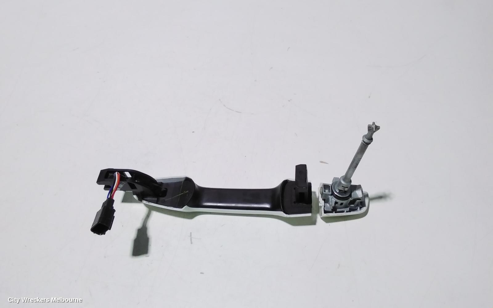 HONDA CRV DOOR HANDLE, OUTER, RH FRONT, COLOUR CODED, RW, 05/2017 ONWARDS