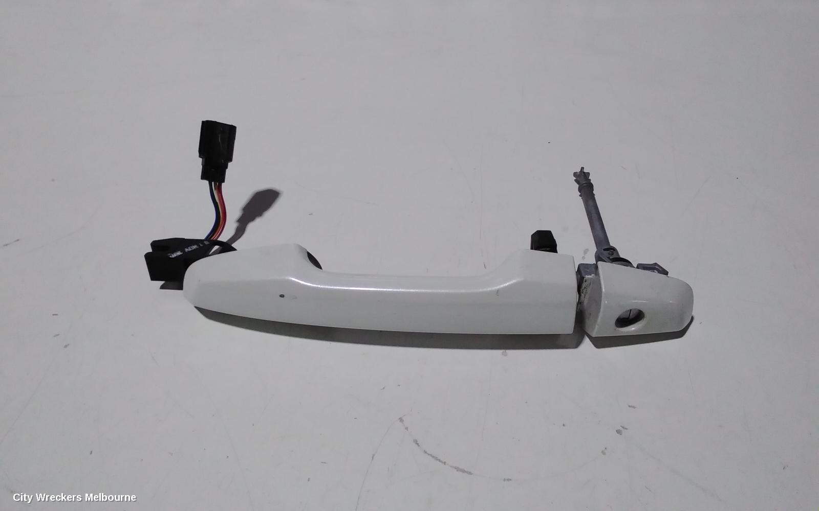 HONDA CRV DOOR HANDLE, OUTER, RH FRONT, COLOUR CODED, RW, 05/2017 ONWARDS