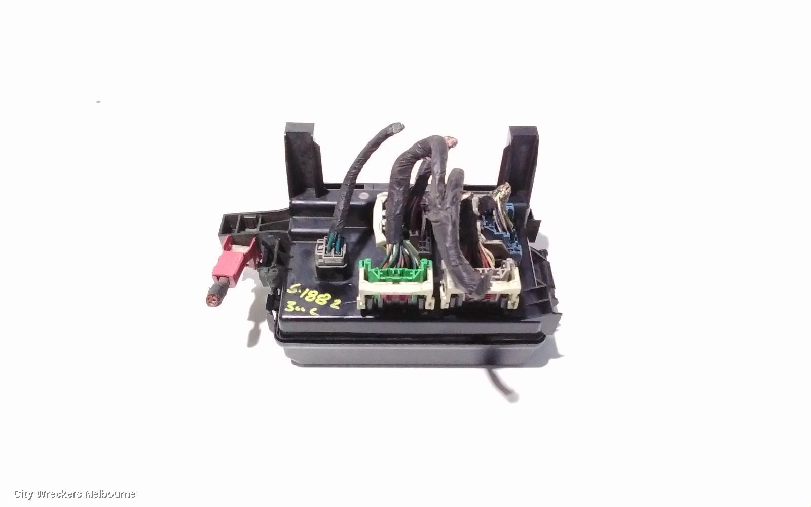 CHRYSLER 300C FUSE BOX, ENGINE BAY, DIESEL, 11/2005 - 12/2011