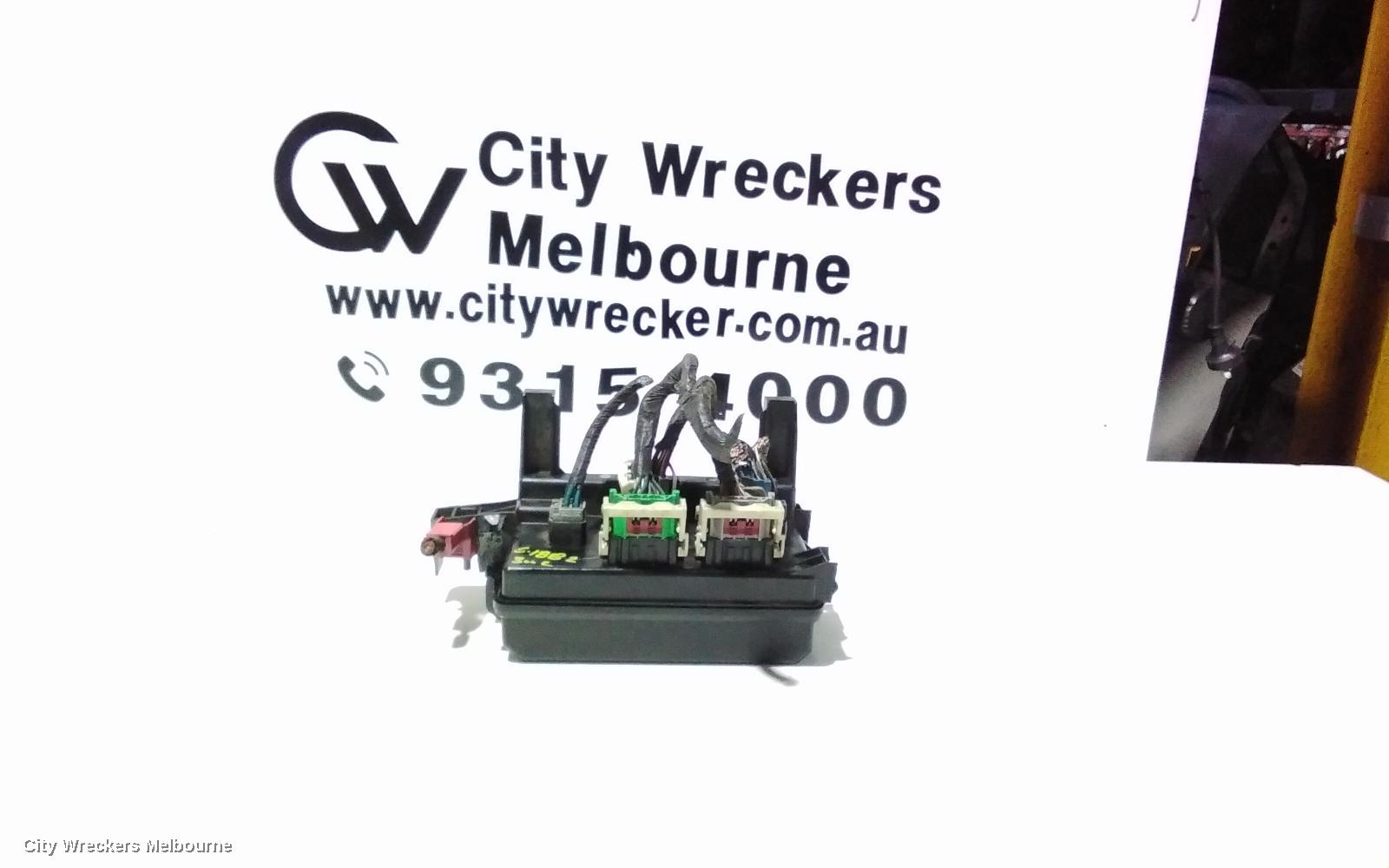 CHRYSLER 300C FUSE BOX, ENGINE BAY, DIESEL, 11/2005 - 12/2011