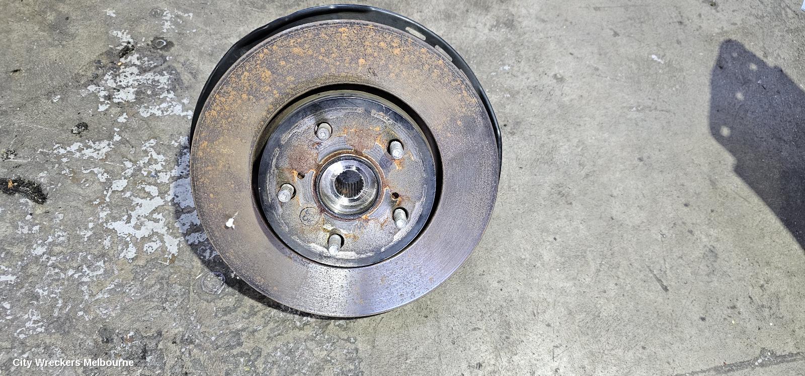BMW 3 SERIES LEFT FRONT HUB ASSEMBLY, E90, SEDAN, 03/2005 - 01/2012