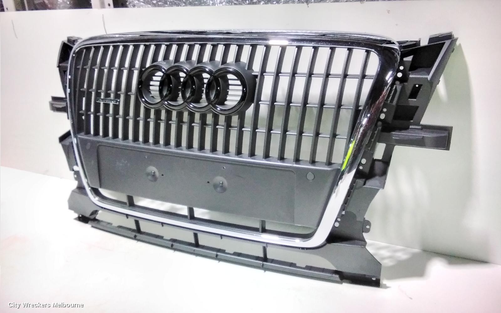 AUDI Q5 GRILLE, Q5, RADIATOR GRILLE, 4 CYL & W/ PARK SENSOR TYPE, CHROME, 8R, 12/2008 - 06/2012