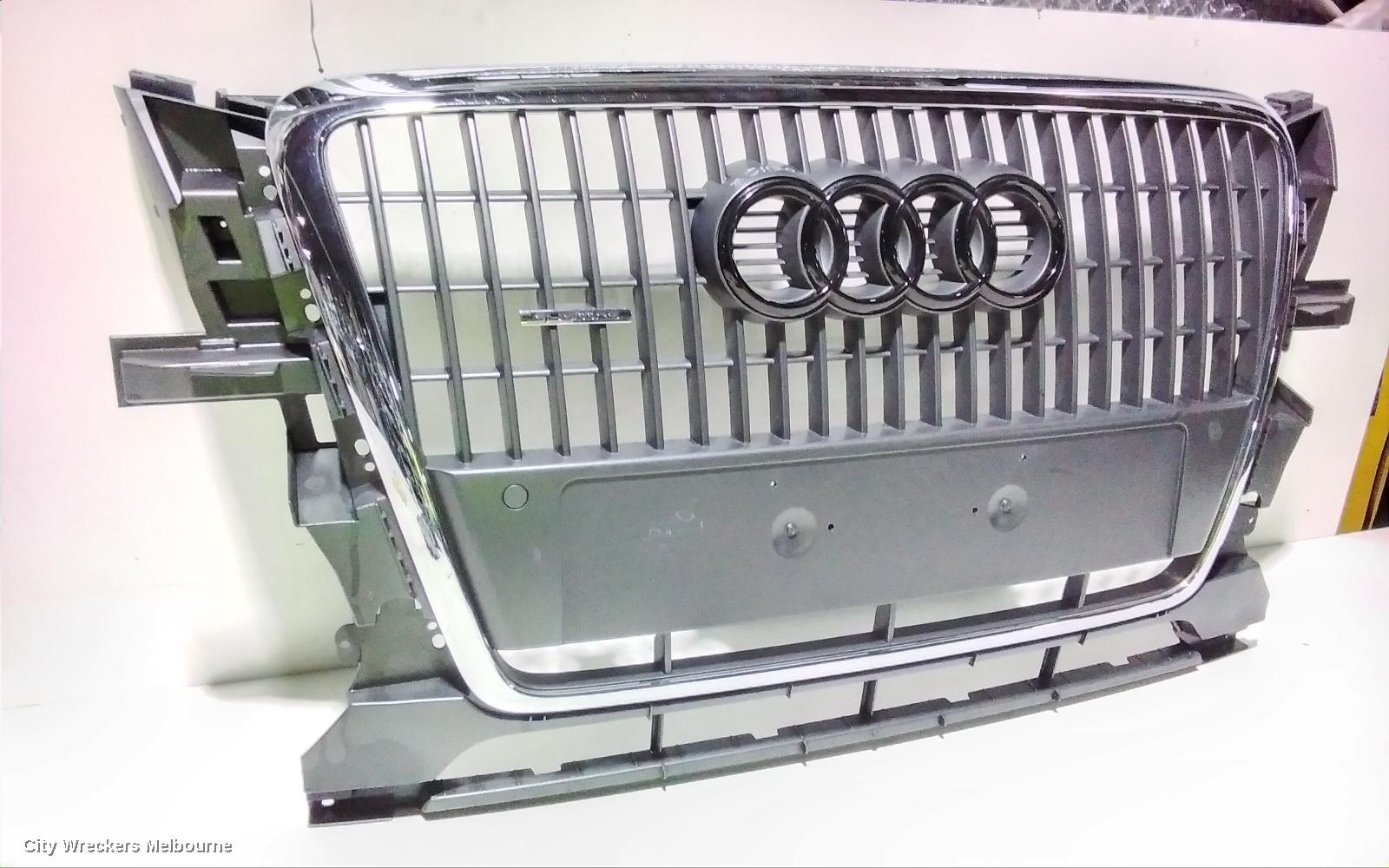 AUDI Q5 GRILLE, Q5, RADIATOR GRILLE, 4 CYL & W/ PARK SENSOR TYPE, CHROME, 8R, 12/2008 - 06/2012
