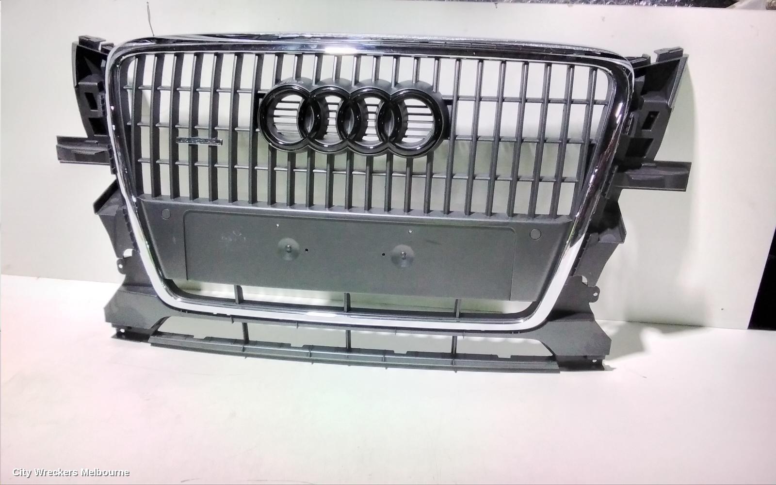 AUDI Q5 GRILLE, Q5, RADIATOR GRILLE, 4 CYL & W/ PARK SENSOR TYPE, CHROME, 8R, 12/2008 - 06/2012