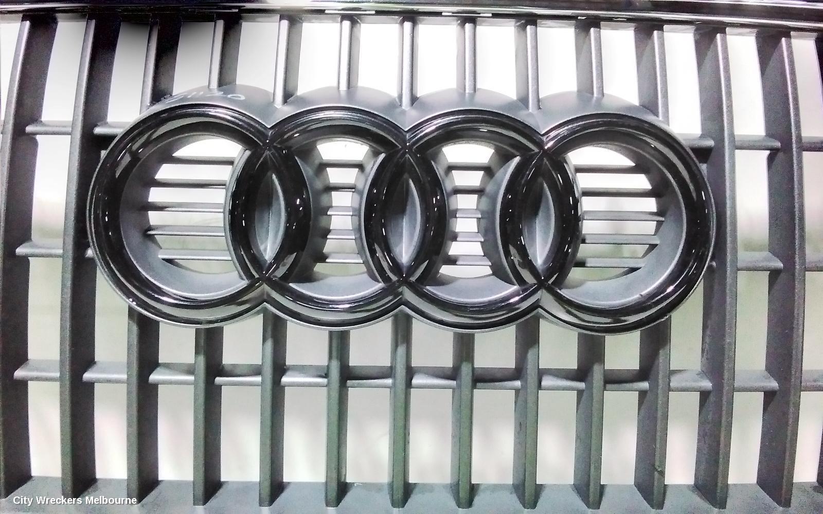 AUDI Q5 GRILLE, Q5, RADIATOR GRILLE, 4 CYL & W/ PARK SENSOR TYPE, CHROME, 8R, 12/2008 - 06/2012