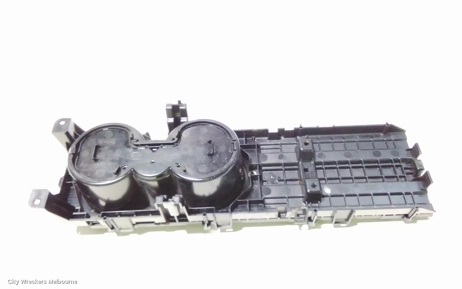 LAND ROVER RANGEROVER SPORT, L494, 12/2013 - 04/2022, CUP HOLDER: 103769