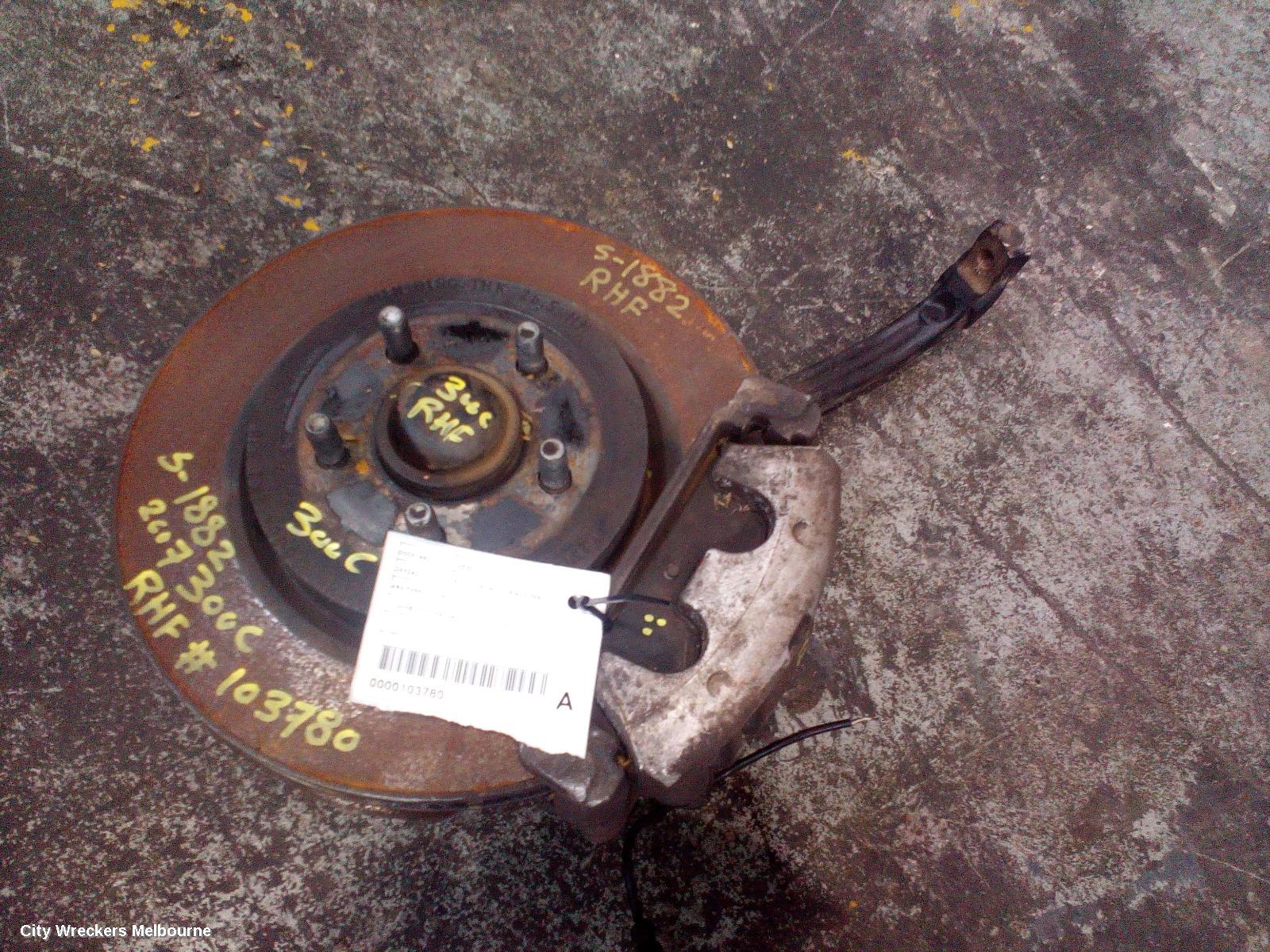 CHRYSLER 300C RIGHT FRONT HUB ASSEMBLY, ABS TYPE, 11/2005 - 12/2011