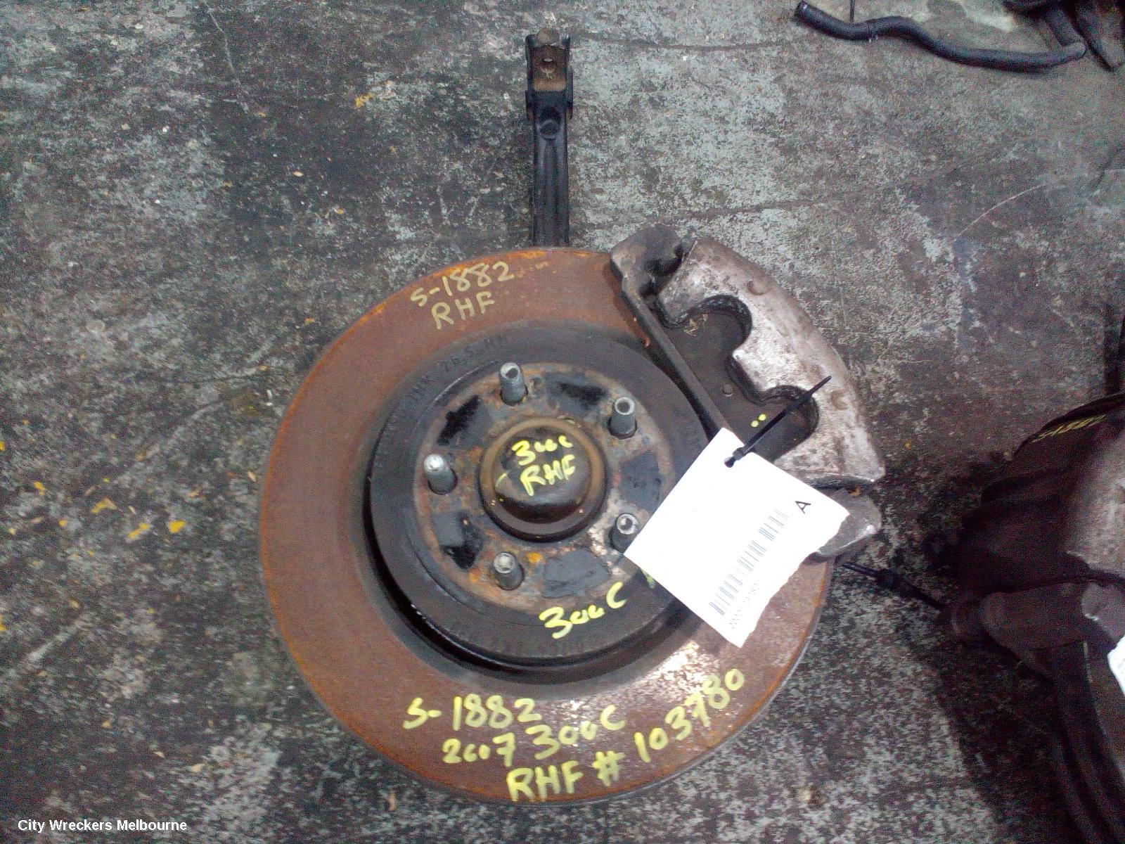 CHRYSLER 300C RIGHT FRONT HUB ASSEMBLY, ABS TYPE, 11/2005 - 12/2011