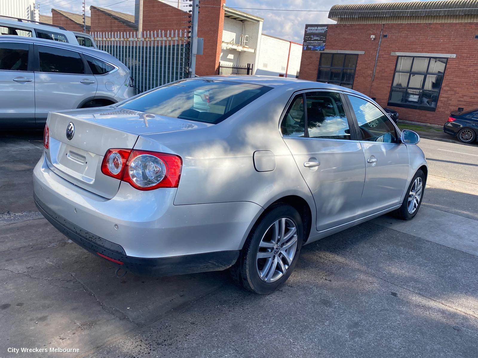 VOLKSWAGEN JETTA LEFT GUARD LINER, 1KM, FRONT SECTION, 02/2006 - 07/2011