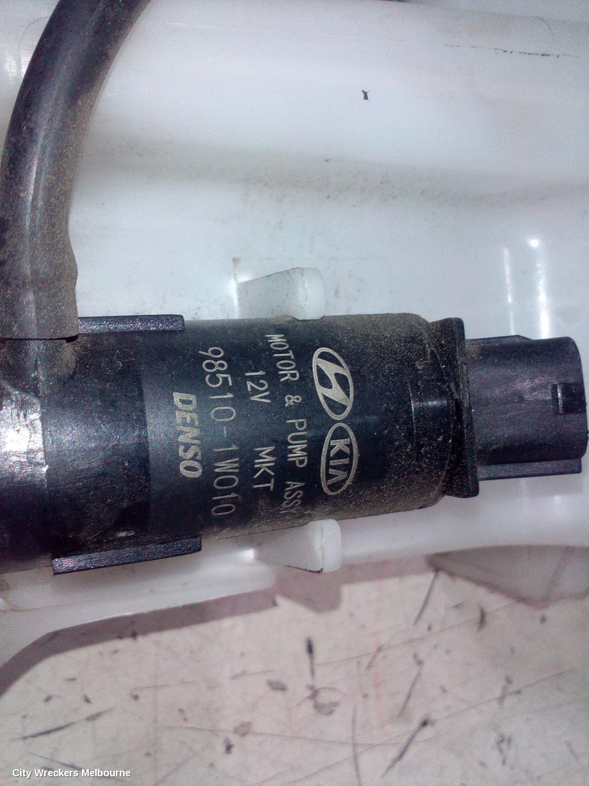 KIA CERATO WASHER BOTTLE, WASHER BOTTLE, YD, HATCH/SEDAN, 03/2016 - 05/2018