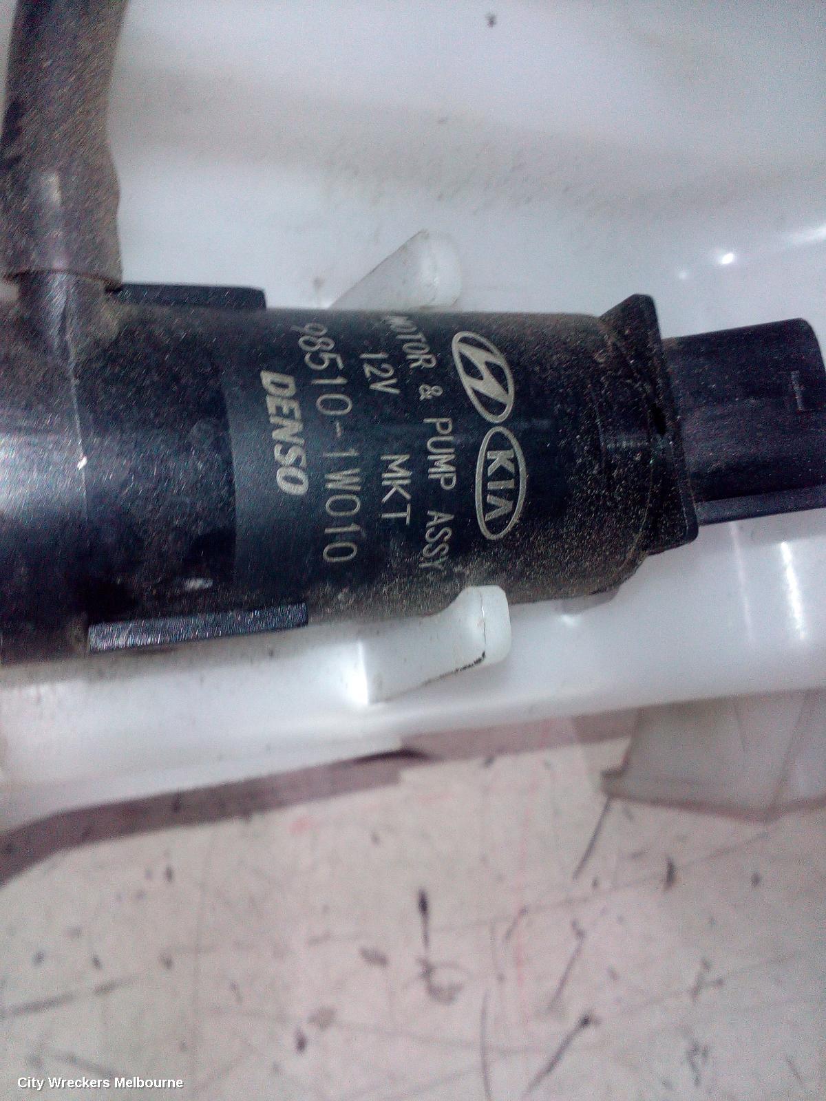 KIA CERATO WASHER BOTTLE, WASHER BOTTLE, YD, HATCH/SEDAN, 03/2016 - 05/2018