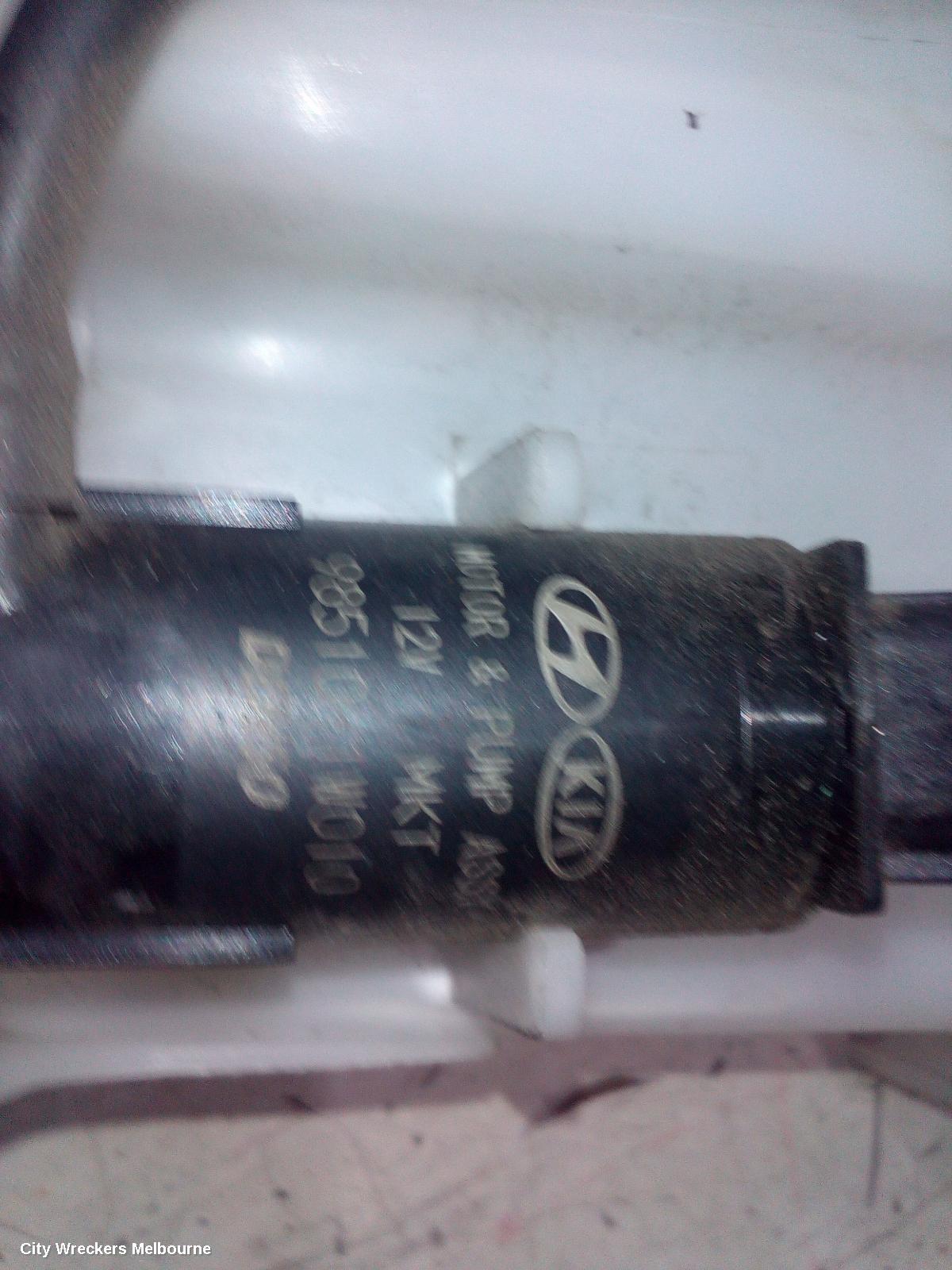 KIA CERATO WASHER BOTTLE, WASHER BOTTLE, YD, HATCH/SEDAN, 03/2016 - 05/2018