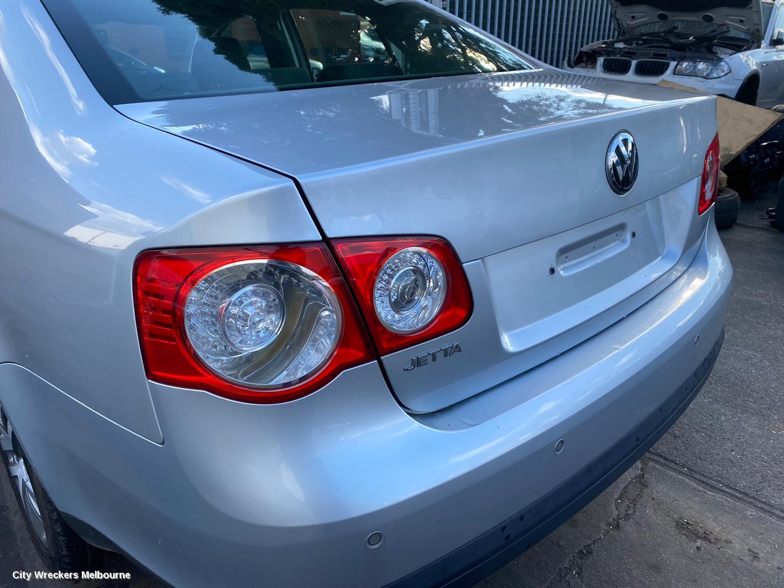 VOLKSWAGEN JETTA LEFT GUARD LINER, 1KM, FRONT SECTION, 02/2006 - 07/2011