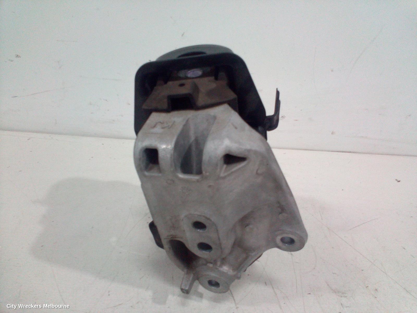 TOYOTA CAMRY MOUNT, XV70, 09/2017 - 05/2024