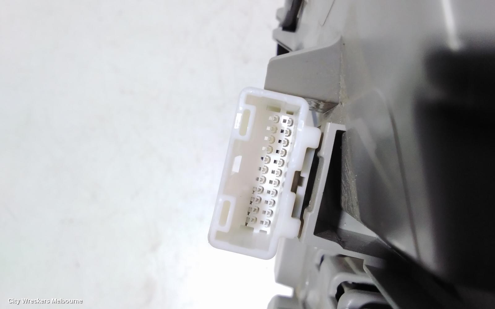 TOYOTA HIACE COURTESY LIGHT, FRONT, TRH/KDH, 03/2005 - 04/2019