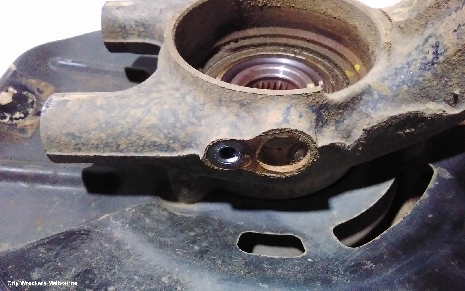 HYUNDAI I30 LEFT FRONT HUB ASSEMBLY, FD, ABS TYPE, 09/2007 - 04/2012