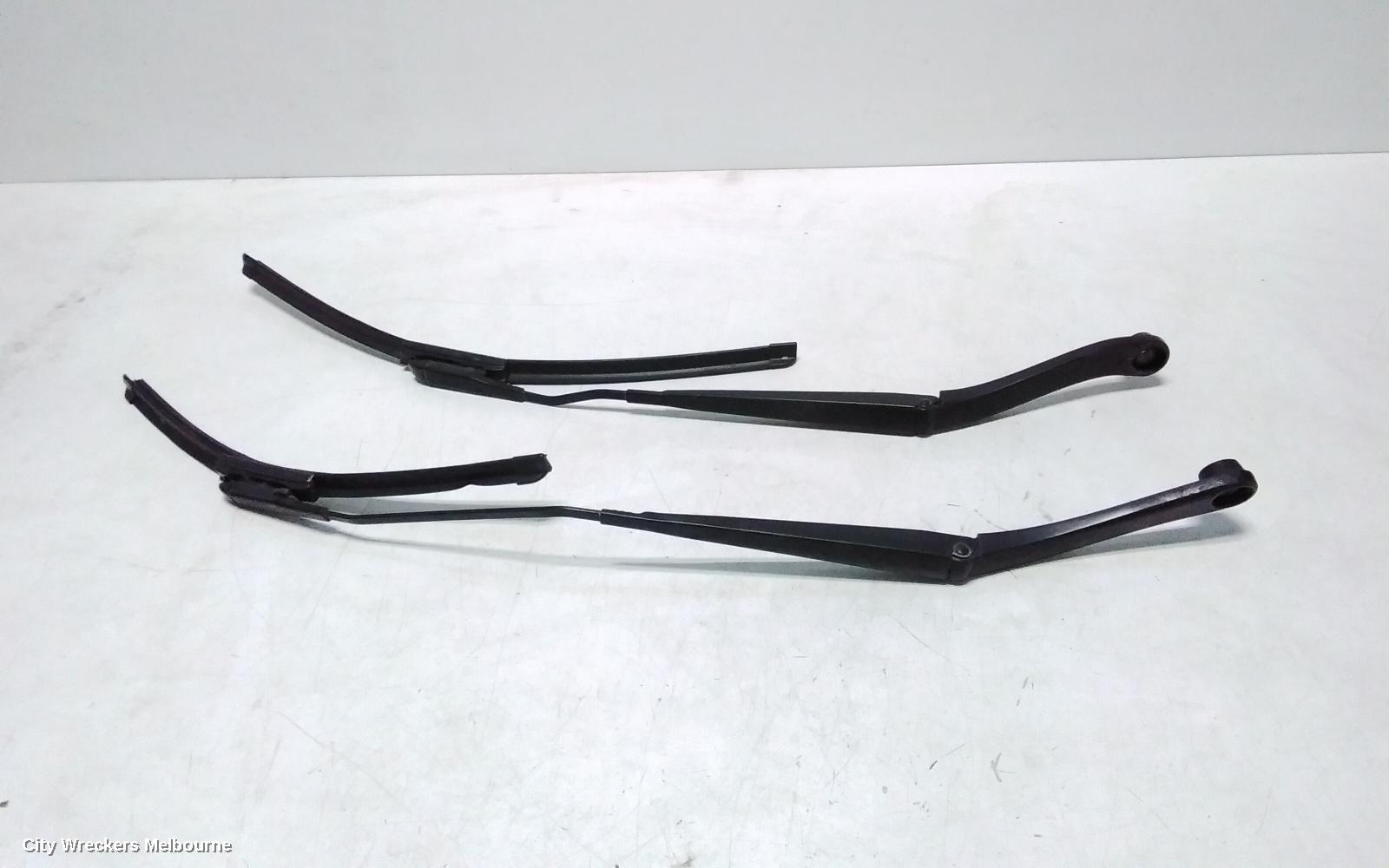 RENAULT KALEOS WIPER ARM, H45 09/2013 - 04/2016