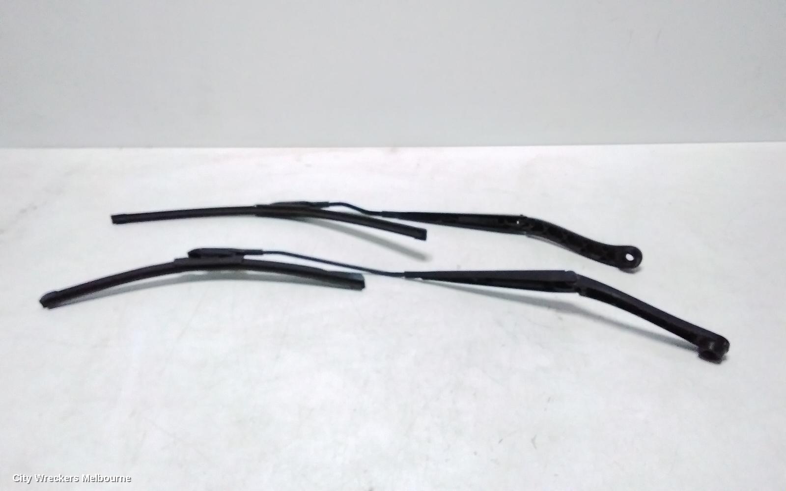 RENAULT KALEOS WIPER ARM, H45 09/2013 - 04/2016
