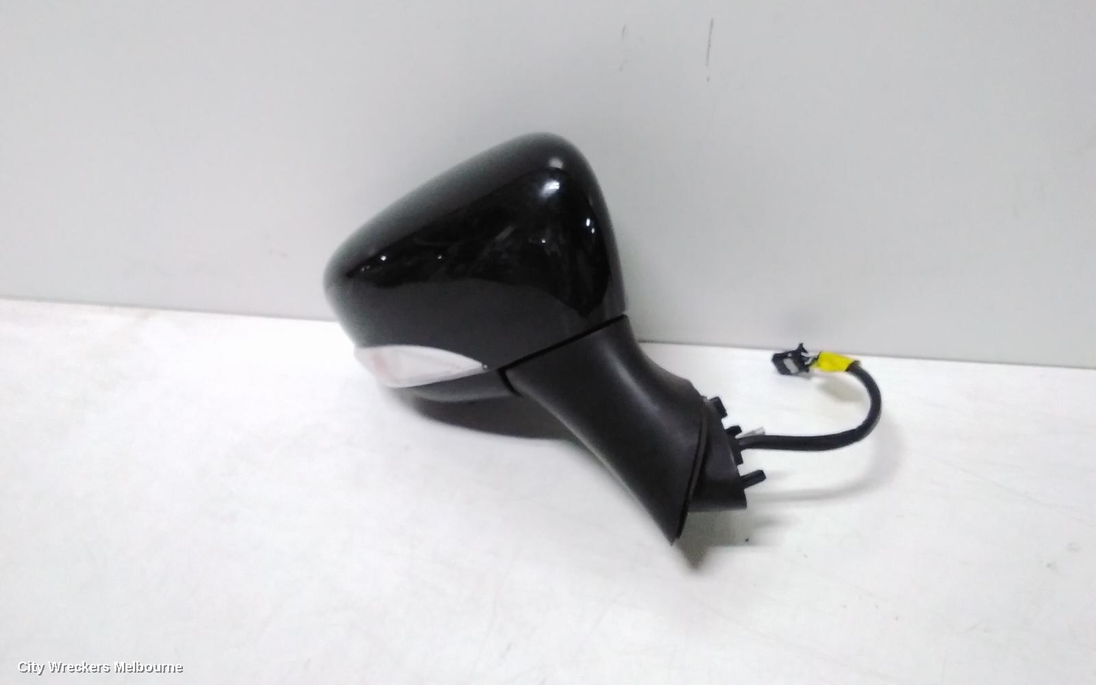 RENAULT CLIO RIGHT DOOR MIRROR, X98, BLACK, MANUAL FOLDING (7 WIRE), 09/2013 - 07/2016