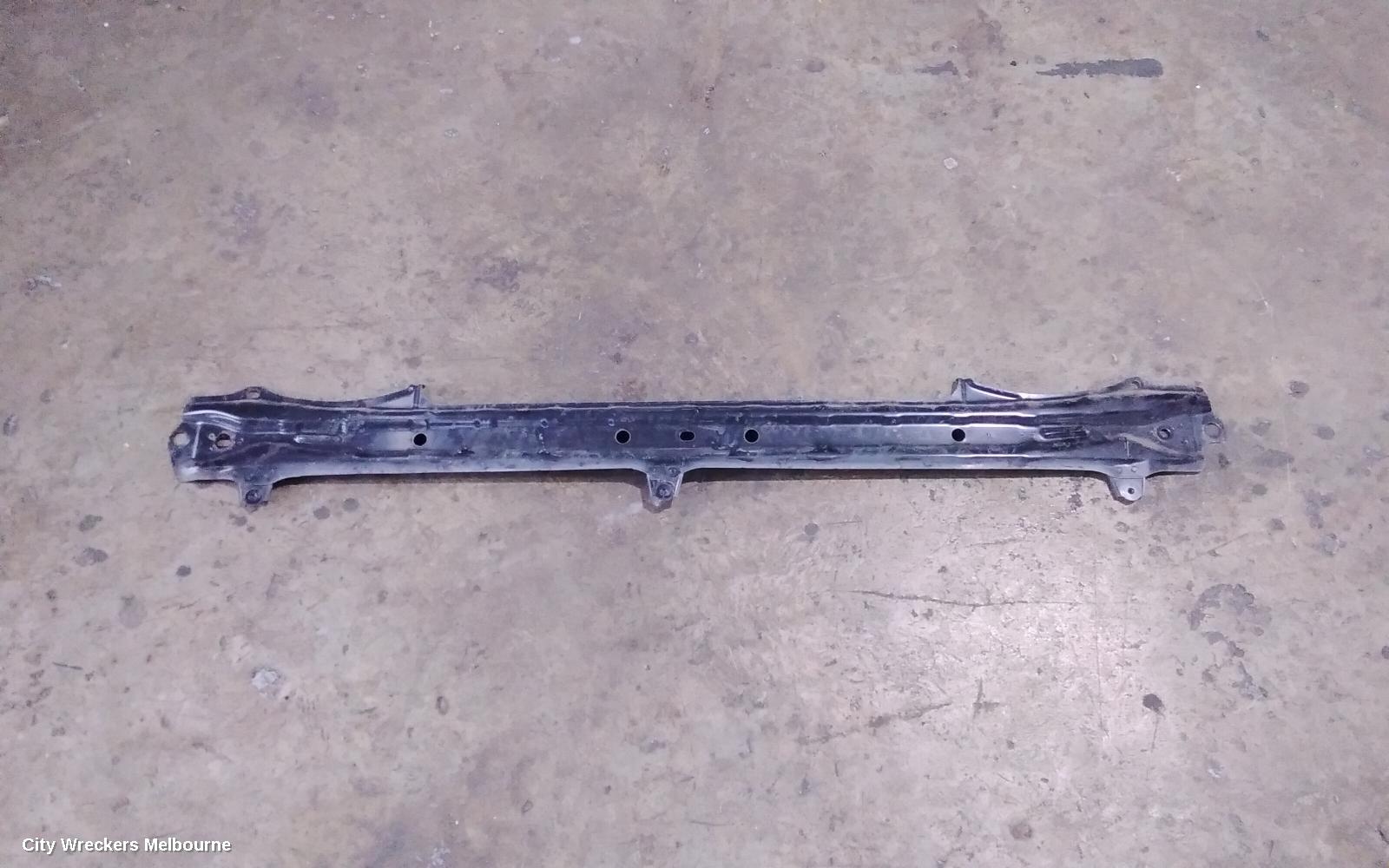 TOYOTA HIACE F/BAR REINFORC/BRACK, UPPER REINFORCEMENT, TRH/KDH, SLWB, 03/2005 - 03/2014