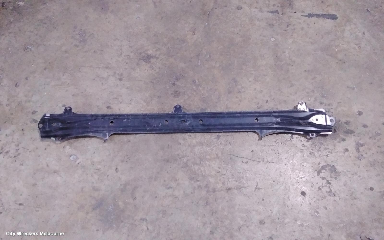 TOYOTA HIACE F/BAR REINFORC/BRACK, UPPER REINFORCEMENT, TRH/KDH, SLWB, 03/2005 - 03/2014