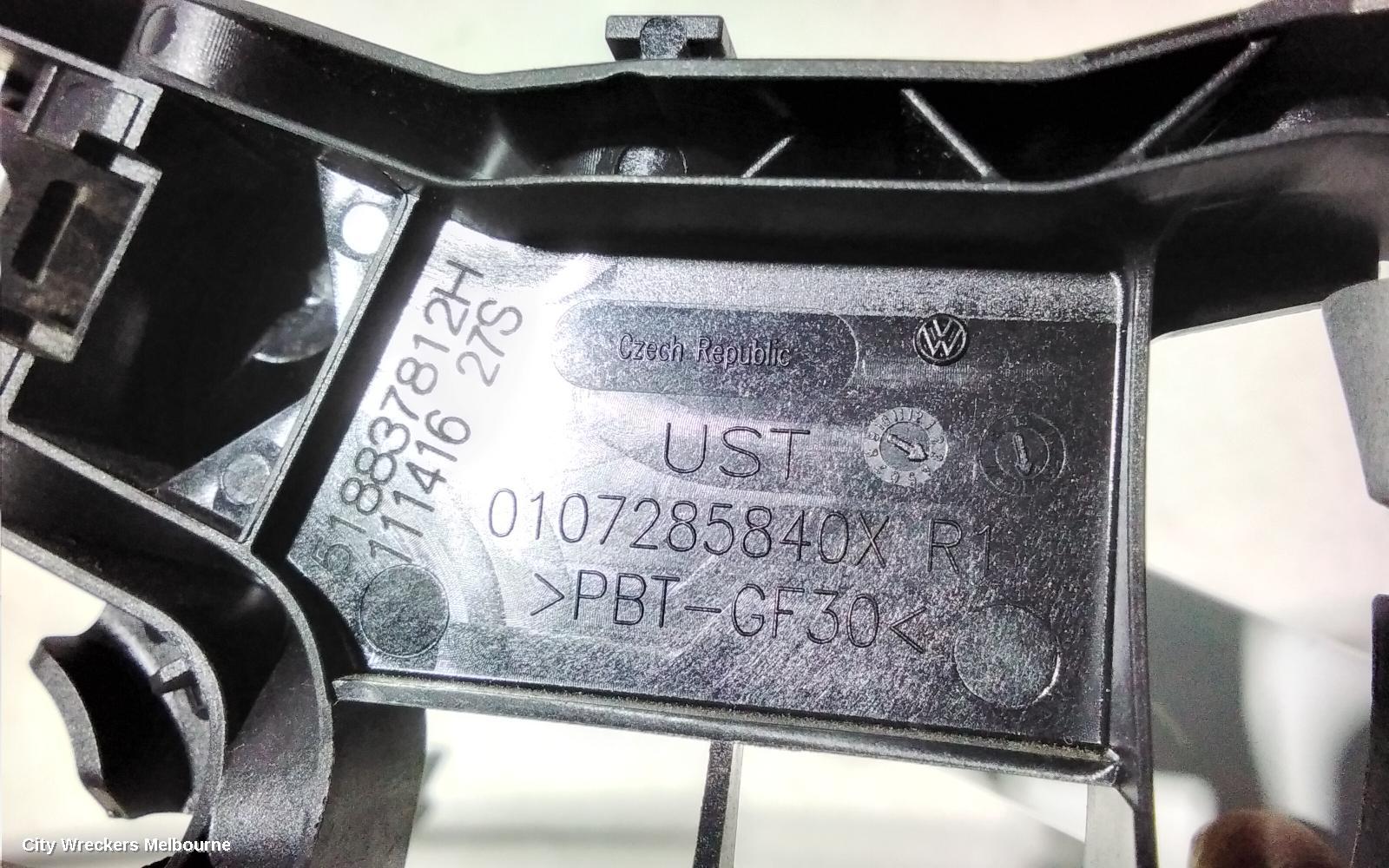 VOLKSWAGEN PASSAT DOOR HANDLE, B8/MK7, OUTER, RH FRONT, 06/2015 ONWARDS