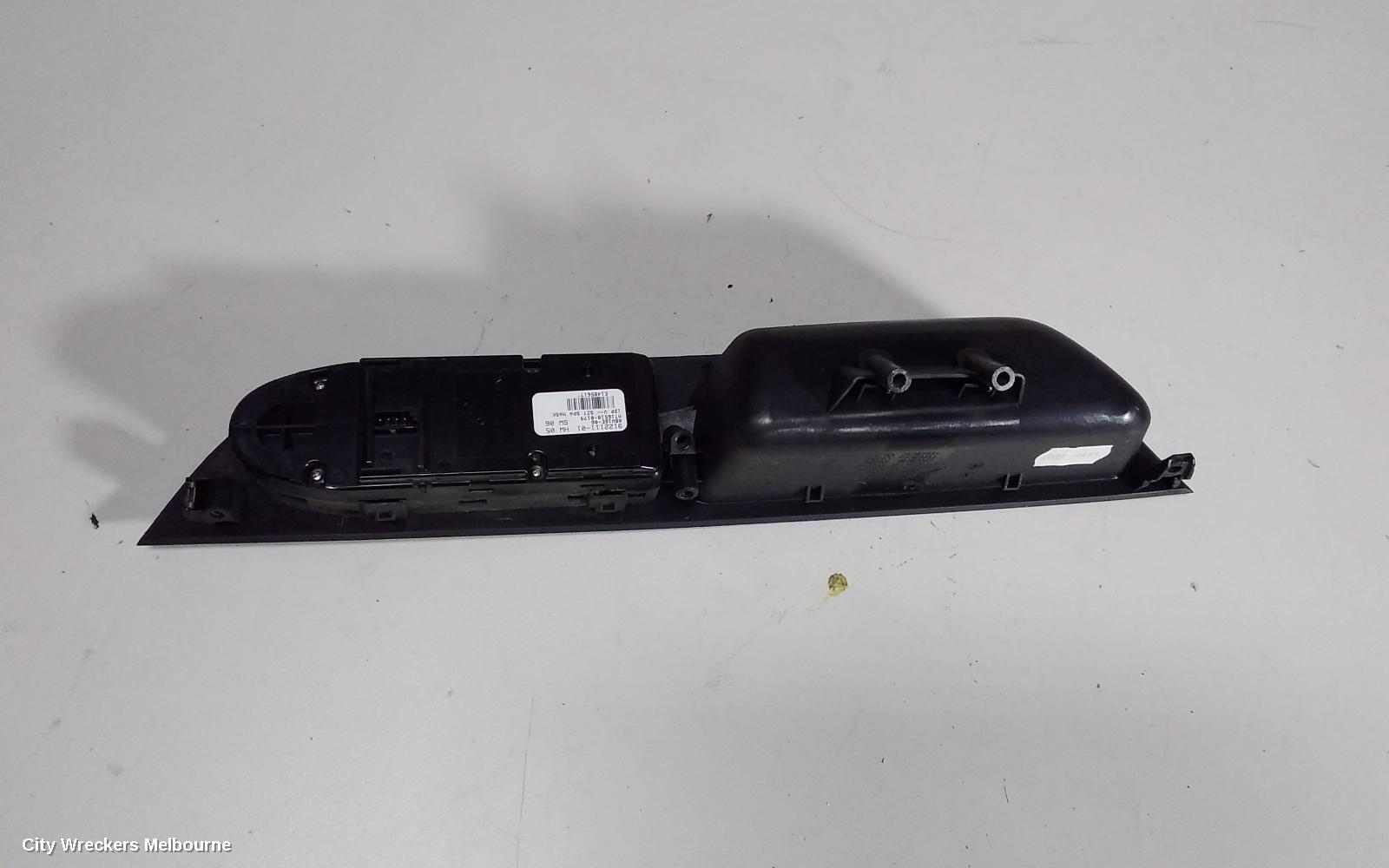 BMW 5 SERIES PWR DR WIND SWITCH, RH FRONT (MASTER SWITCH), NON AUTO DIP MIRROR, E60, 01/2007 - 04/2010