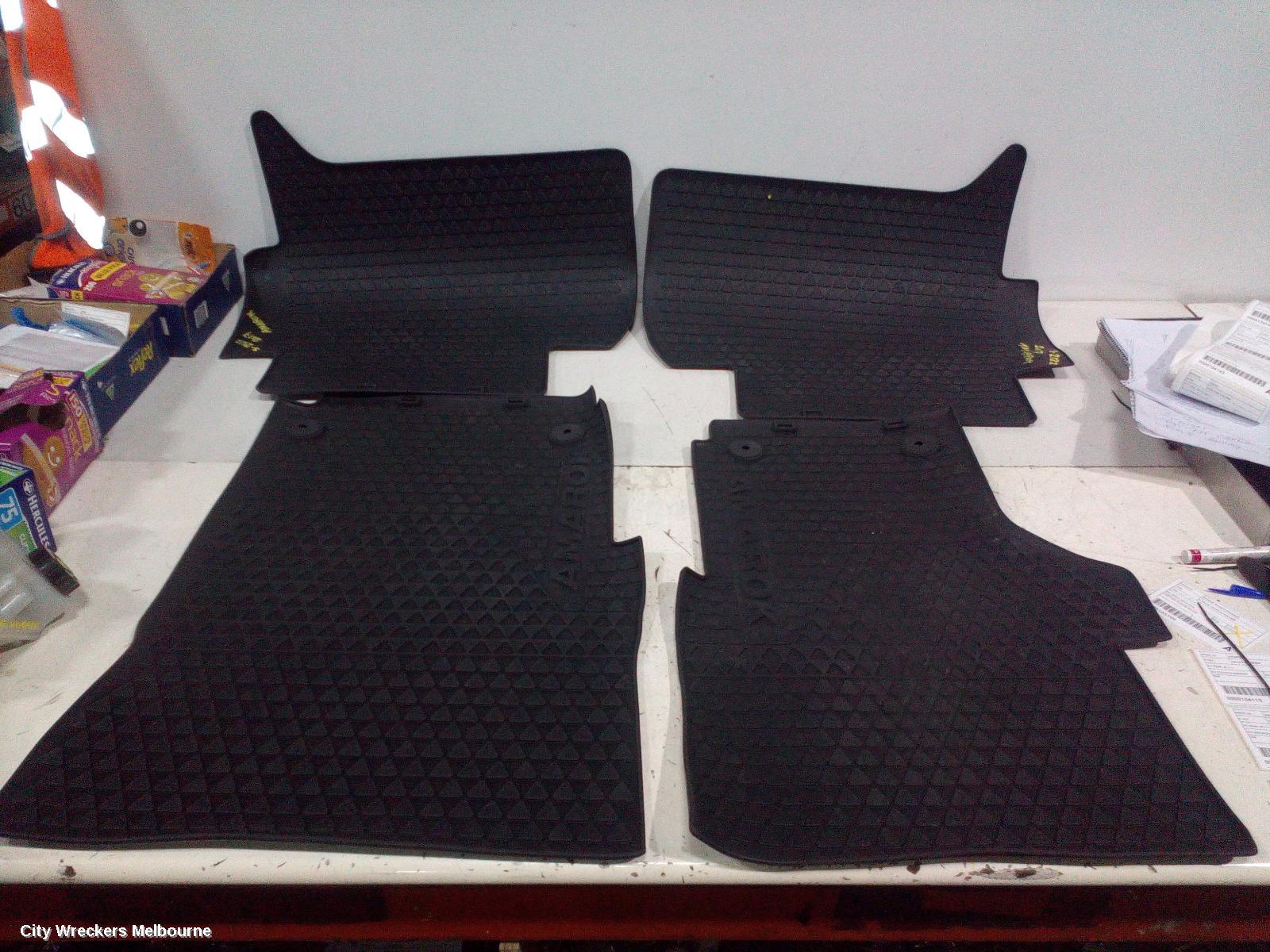 VOLKSWAGEN AMAROK FLOOR MATS, 2H, 02/2011 - 09/2022