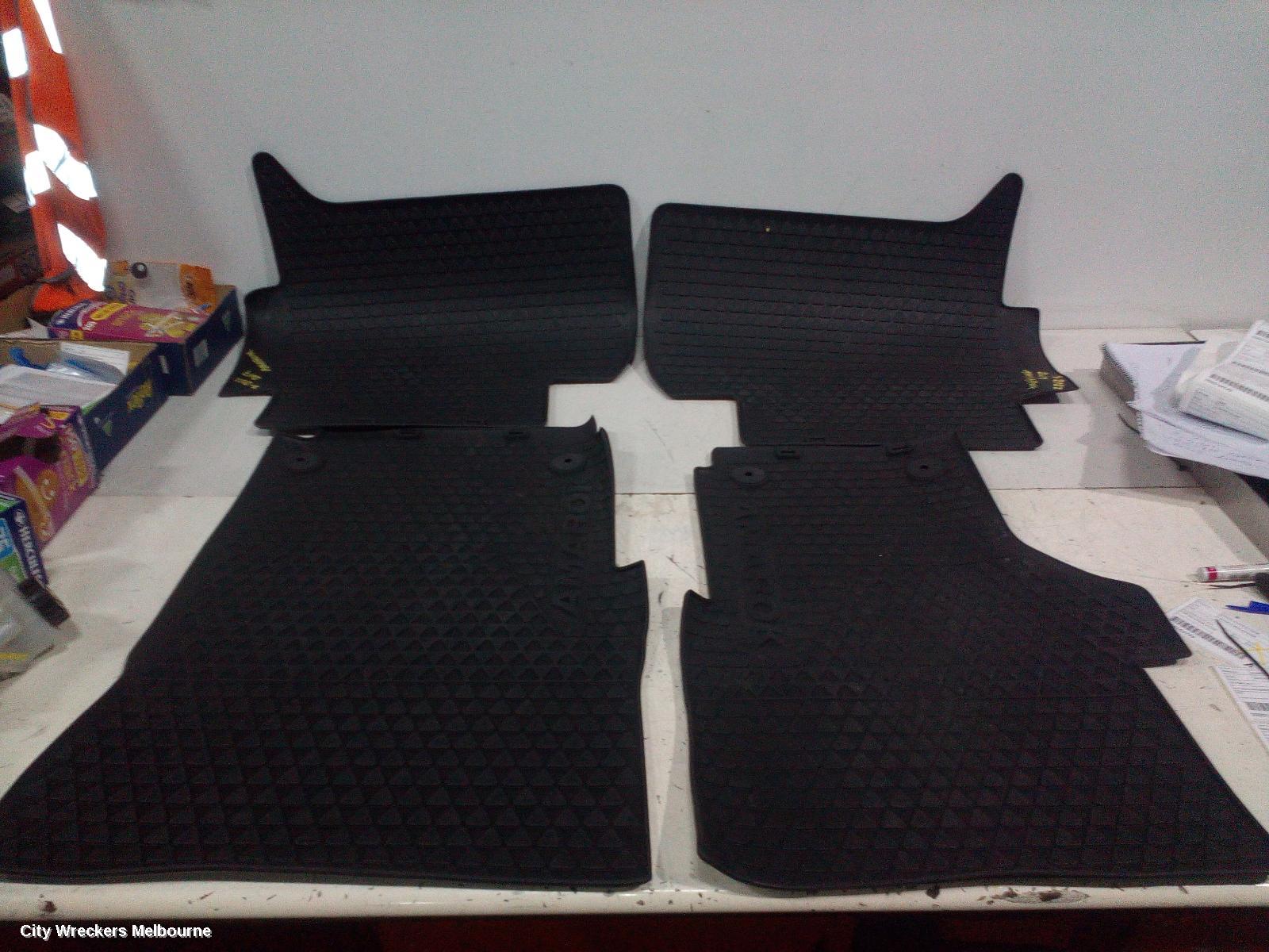 VOLKSWAGEN AMAROK FLOOR MATS, 2H, 02/2011 - 09/2022