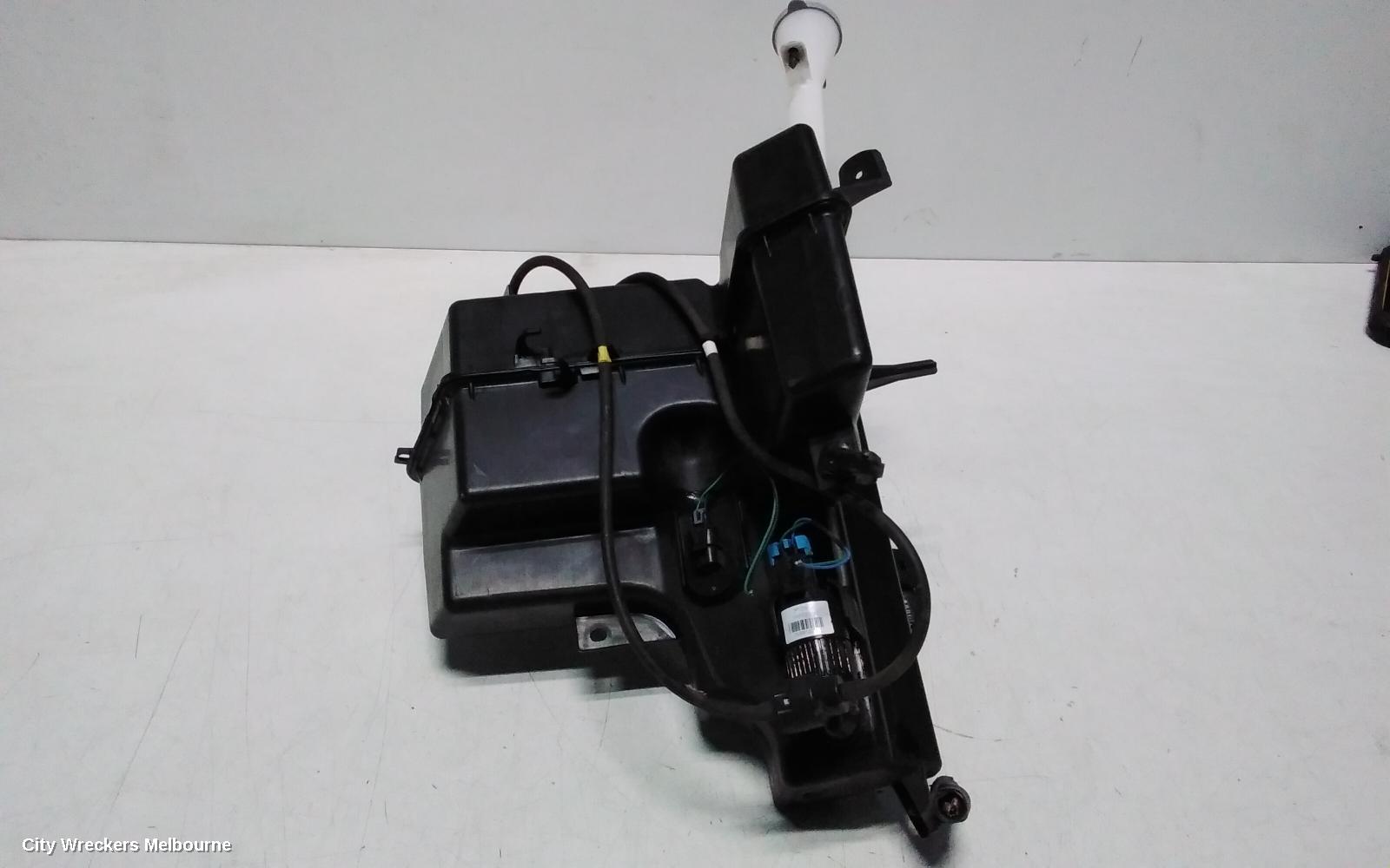 NISSAN PATHFINDER WASHER BOTTLE, R52, 06/2013 - 04/2021