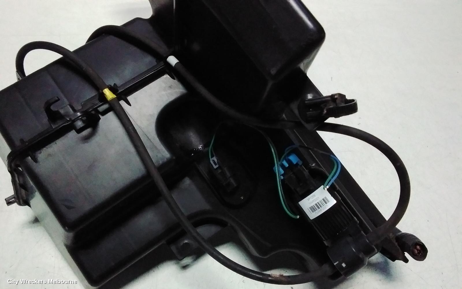 NISSAN PATHFINDER WASHER BOTTLE, R52, 06/2013 - 04/2021