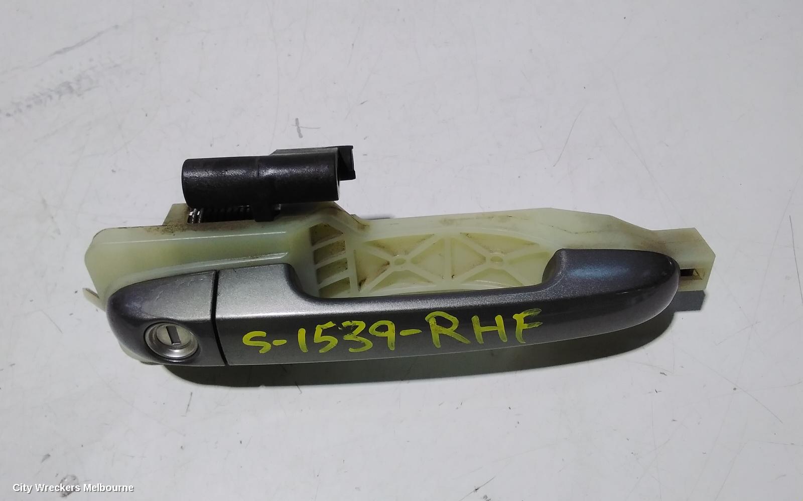 KIA CERATO DOOR HANDLE, OUTER, RH FRONT, COLOUR CODED, TD, 10/2008 - 03/2013