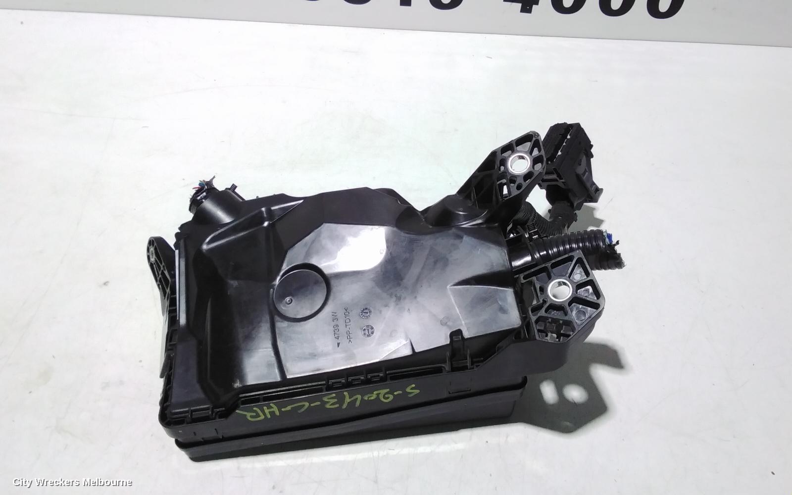 TOYOTA C-HR FUSE BOX, GEN 1, 12/2016 - 09/2023